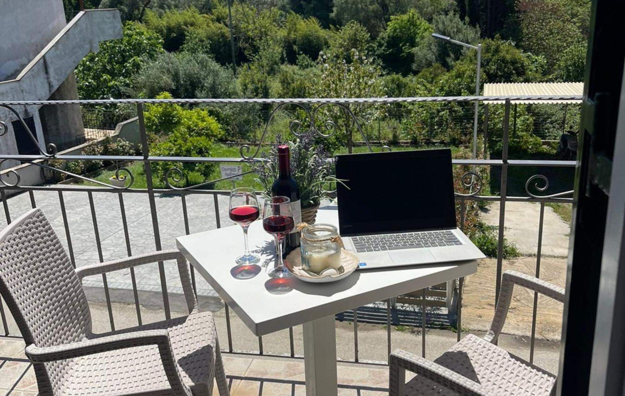 Georgia'S Apartments, Ipsos Corfu Esterno foto